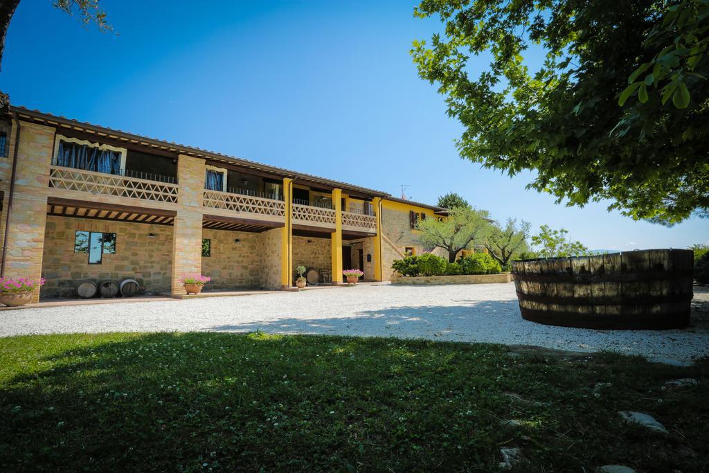 Villa Agriturismo Il Divin Casale Torgiano Exterior foto