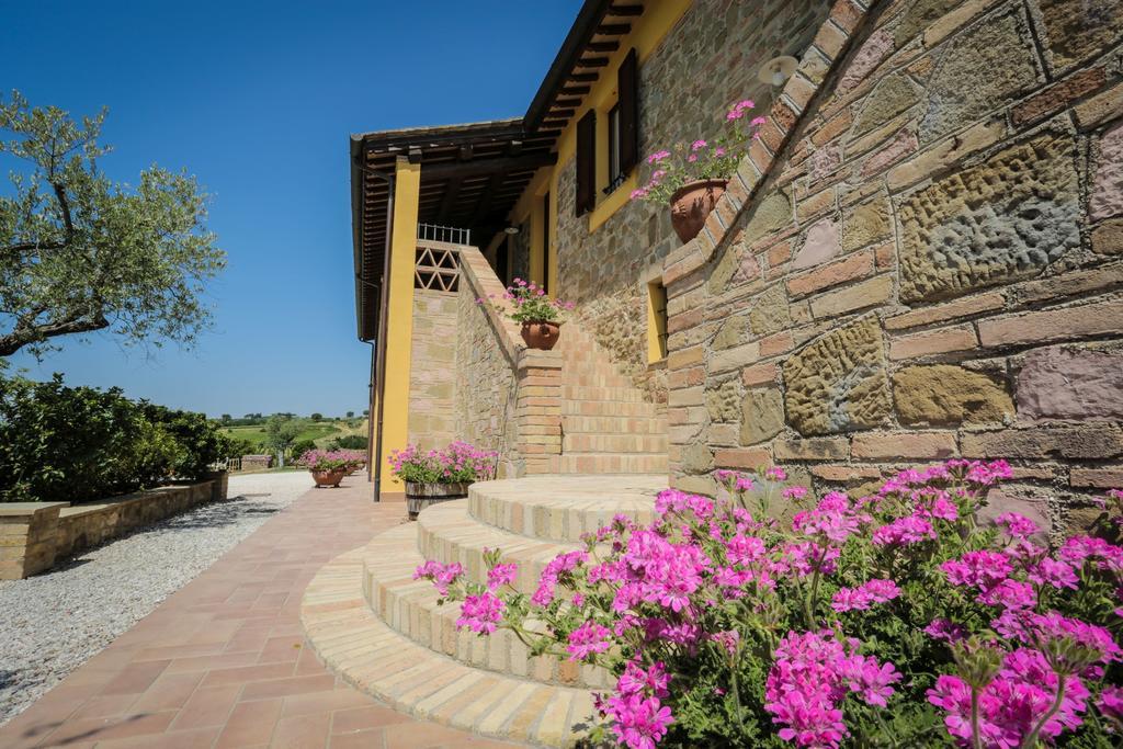 Villa Agriturismo Il Divin Casale Torgiano Exterior foto